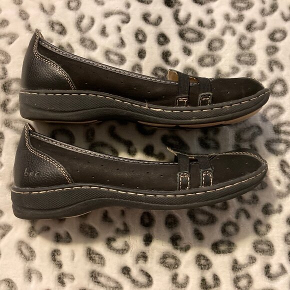 Cute Leather Slip-Ons - Picture 2 of 8